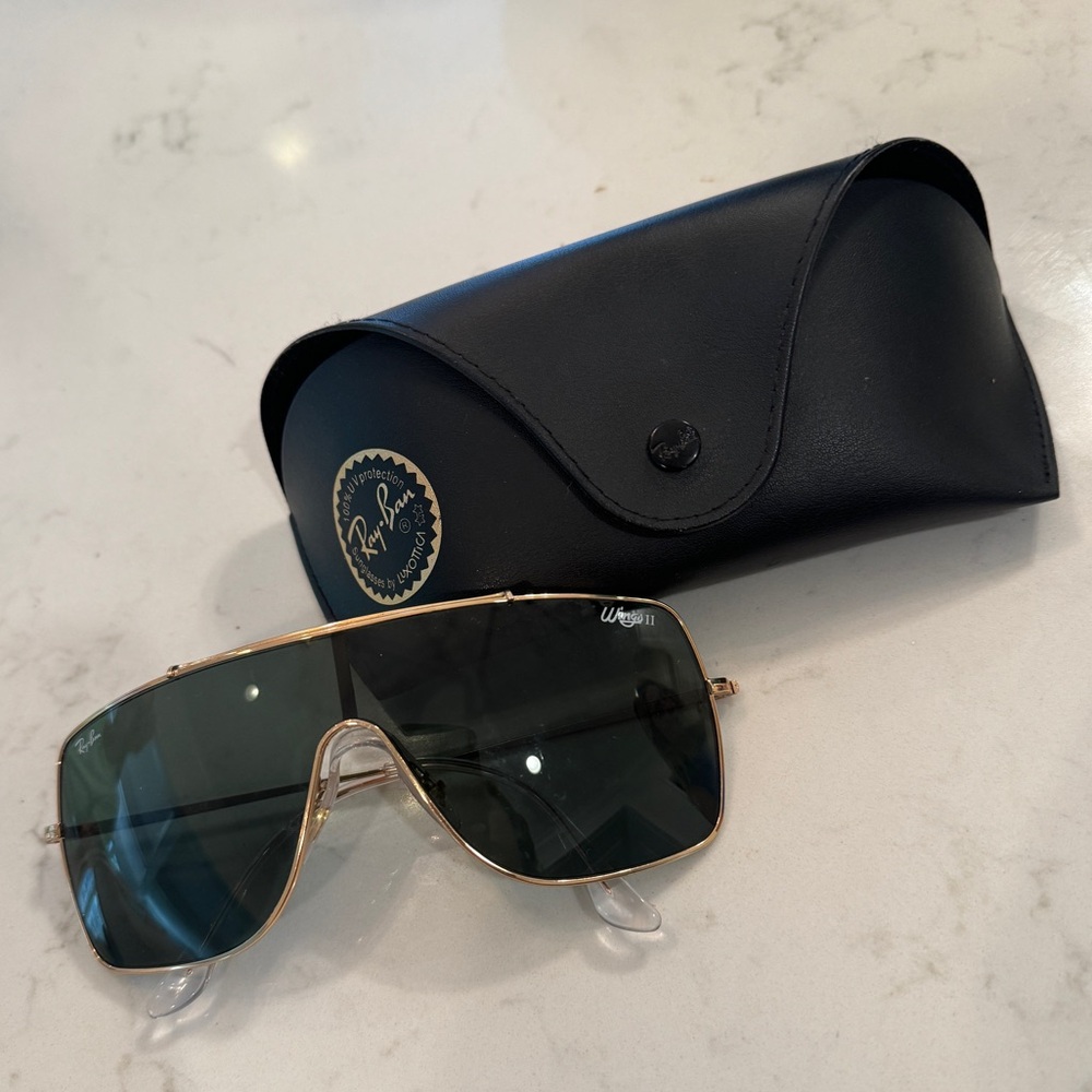 Ray-Ban Wings II Sunglasses + case